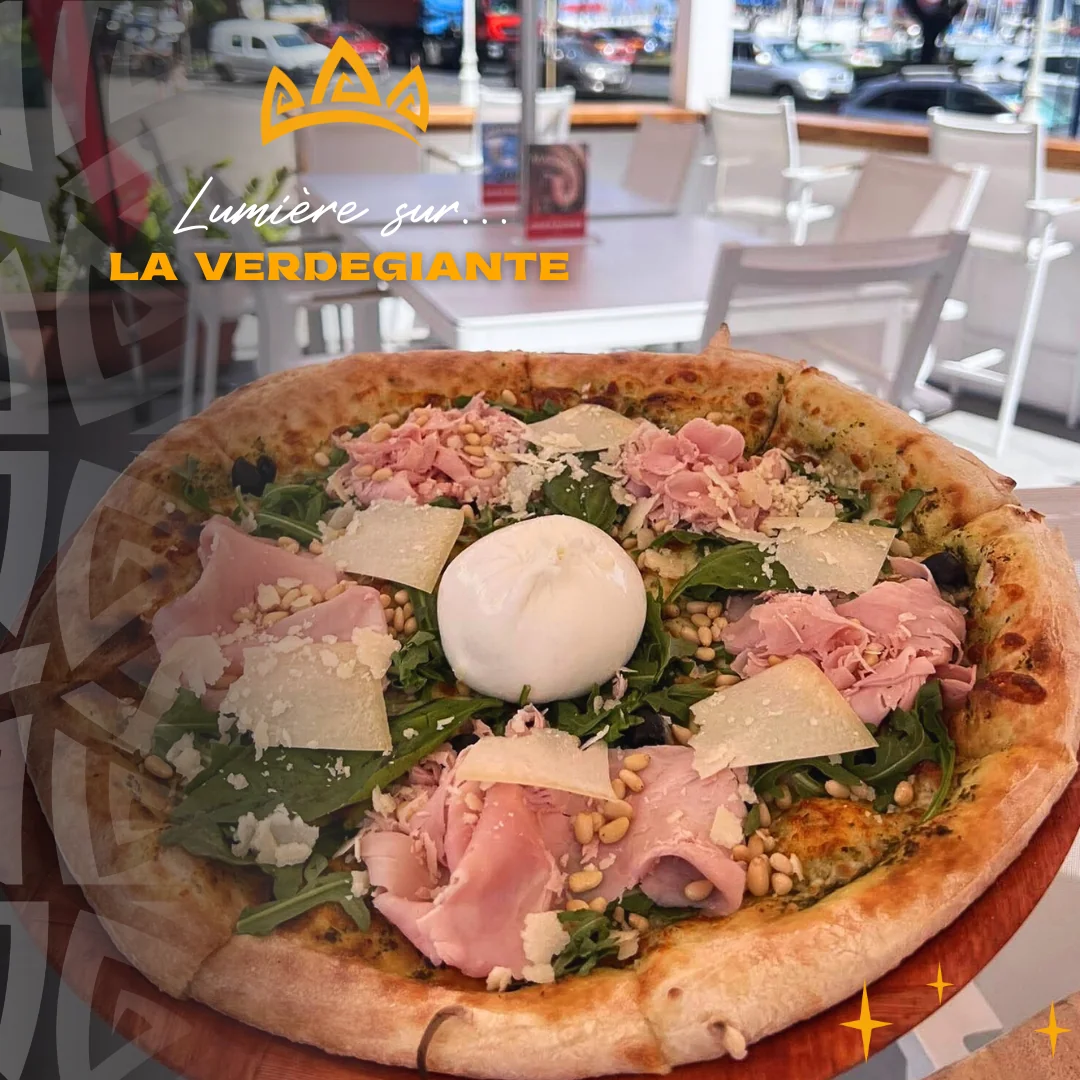 Pizza Verdegiante, base pesto, jambon supérieur, burrata, roquette et pignons de pin